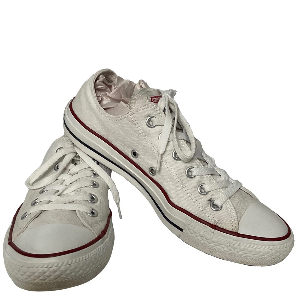 Converse All Star White Low Top Lace Up Sneakers; Size: M7/W8; Gently Used Good!